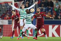 Hannes Wolf (RBS) Youssuf Mulumbu (Celtic) und Munas Dabbur (RBS) (c) GEPA pictures Florian Ertl .jpg