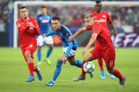 GZLATKO JUNUZOVIC (RBS), PIOTR ZIELINSKI (NAPOLI) UND RASMUS KRISTENSEN (RBS) (C) GEPA MANDL .jpg