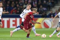 Fredrik Gulbrandsen (RBS) und Besim Serbecic (Rosenborg) (c) GEPA Mathias Mandl.jpg