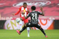 Mohamed Camara (RBS) und Samuel Tetteh (LASK) (c) GEPA pictures Mandl